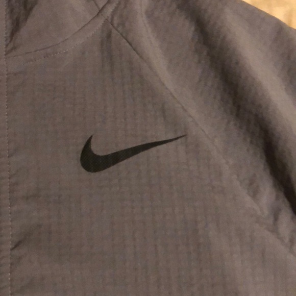Grey Nike DRI-FIT windbreaker - Picture 2 of 4